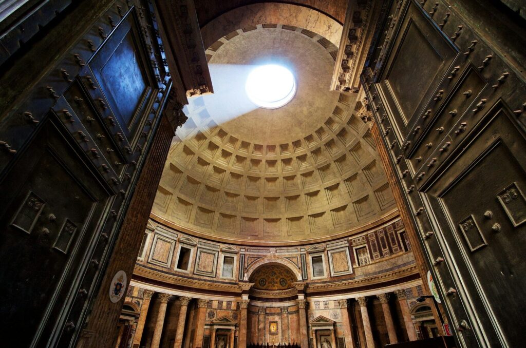 Kuppel og det hullet i loftet i Pantheon, Rom