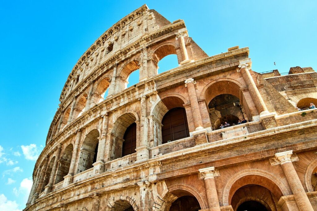 Colosseum ved dagslys i rom, Italien